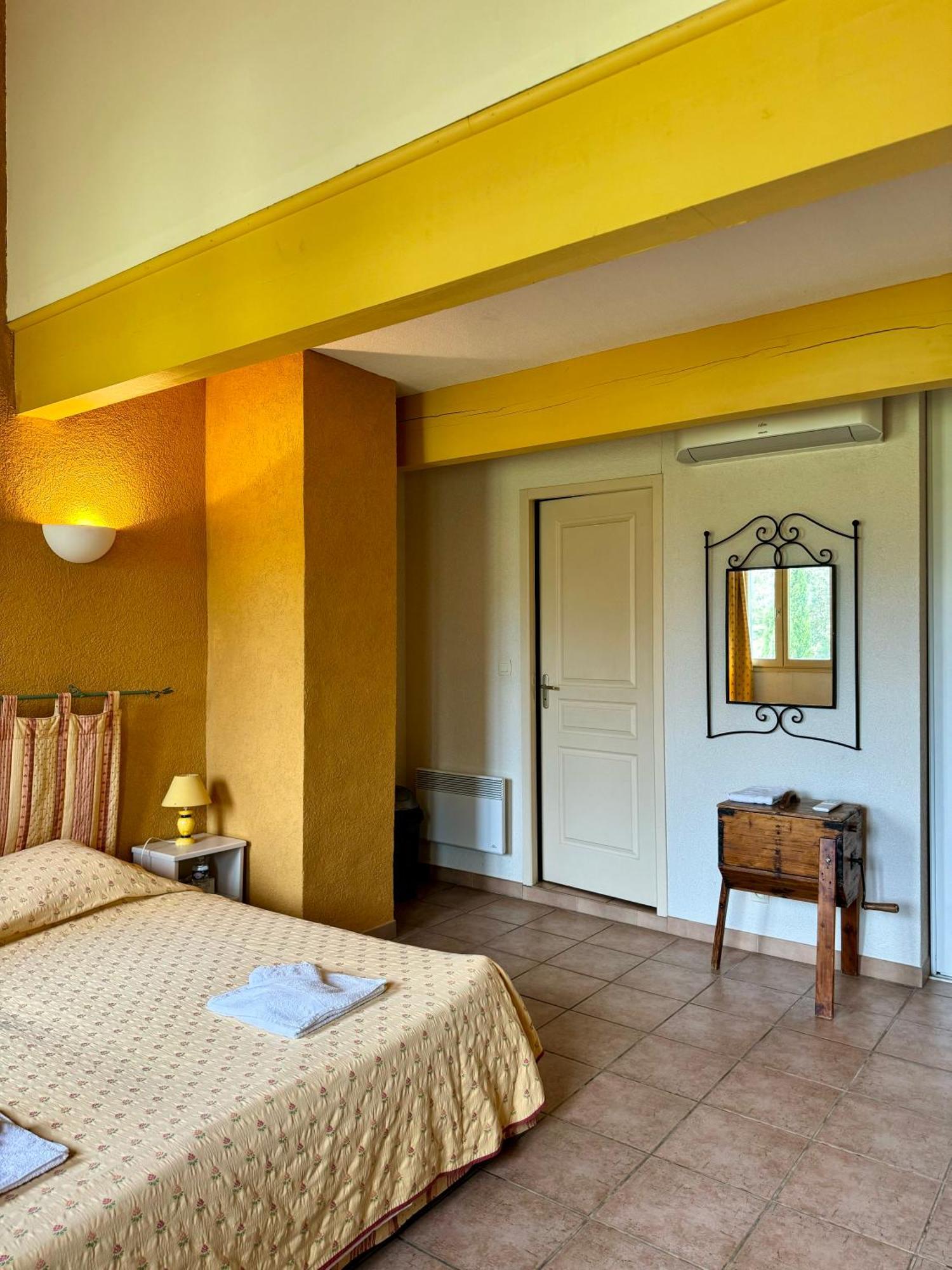 Mas Du Grand Peloux Hotel Port-Saint-Louis-du-Rhône Eksteriør billede