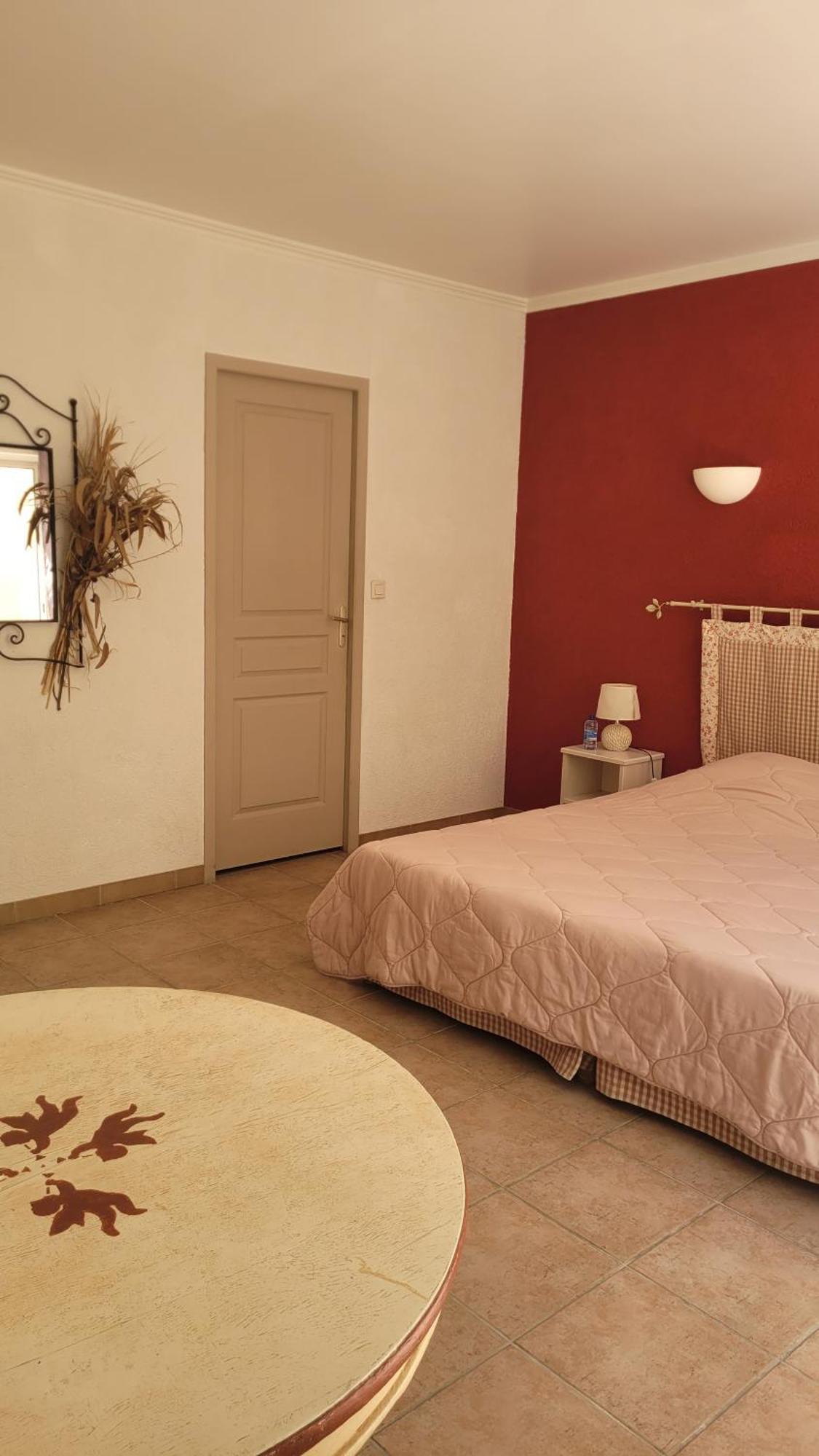 Mas Du Grand Peloux Hotel Port-Saint-Louis-du-Rhône Værelse billede