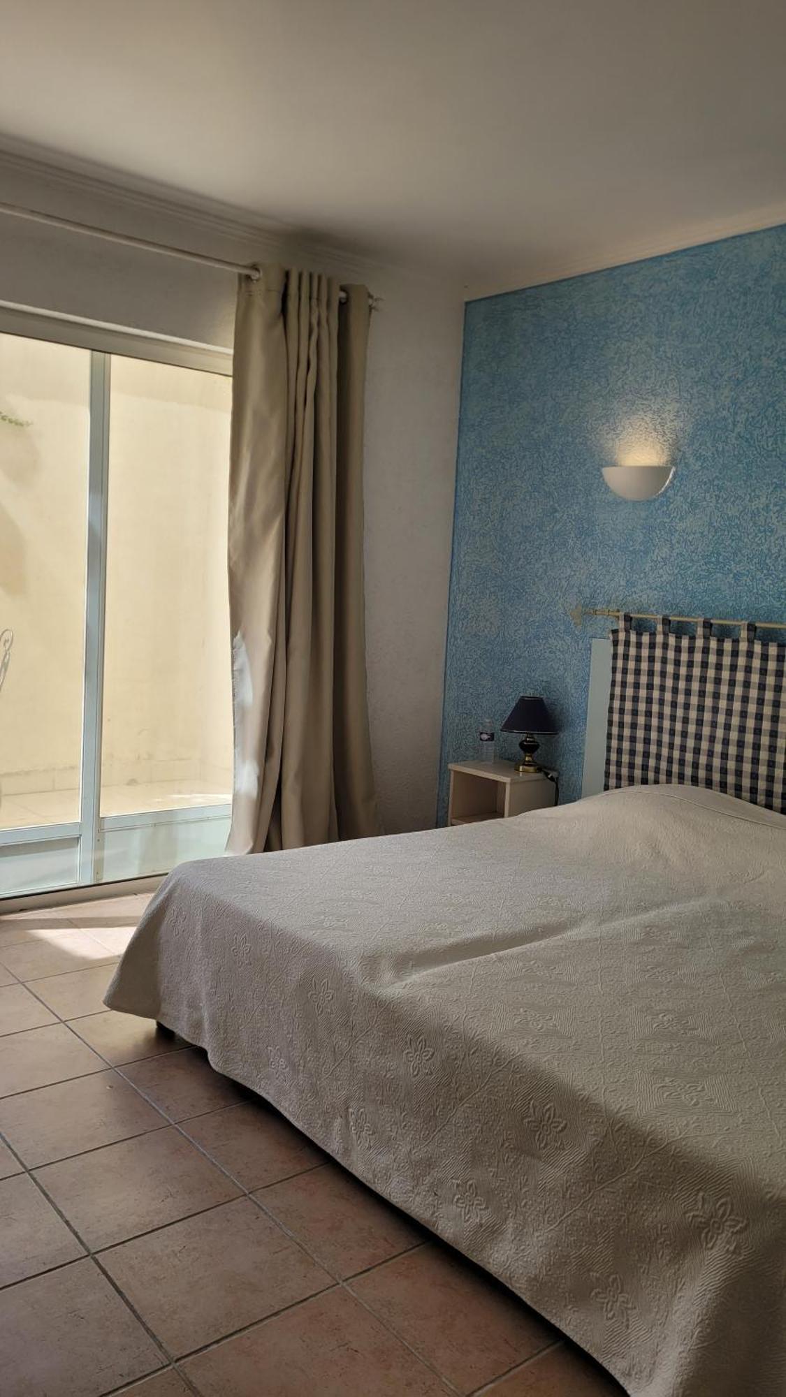 Mas Du Grand Peloux Hotel Port-Saint-Louis-du-Rhône Værelse billede