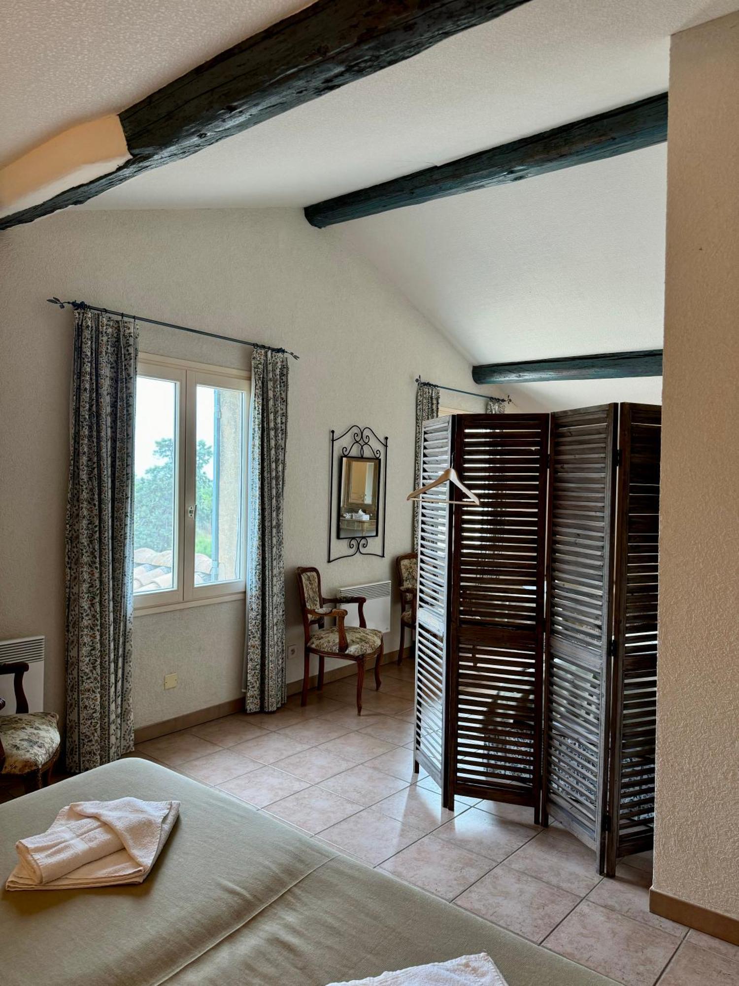 Mas Du Grand Peloux Hotel Port-Saint-Louis-du-Rhône Værelse billede
